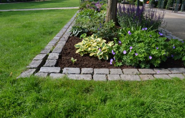 Flower Bed Mulching in Poughkeepsie